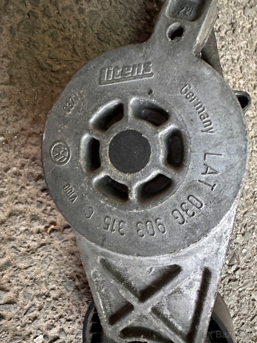 DIELY VW VOLKSWAGEN GOLF 5 COMBI 1.9 TDI 2009. - 5