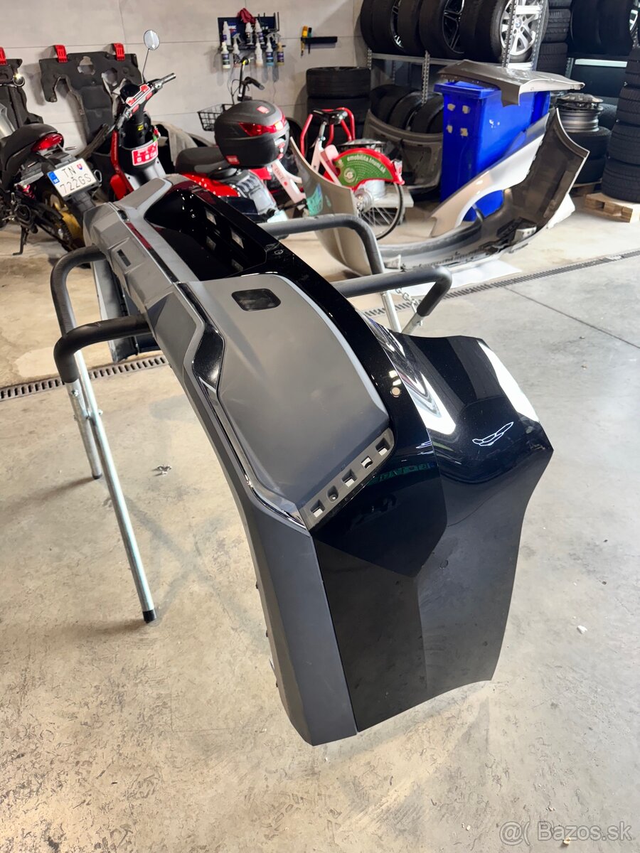 BMW 7 G70 zadny naraznik - 5