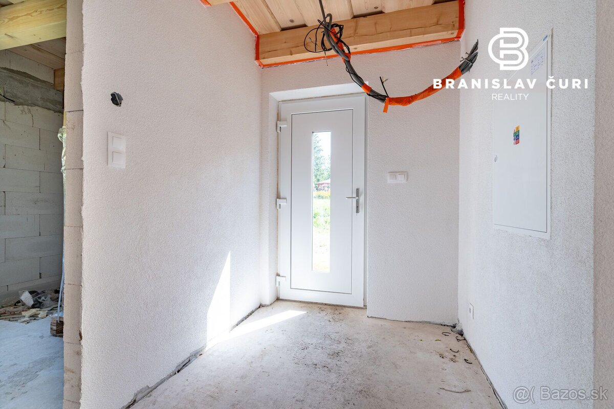 NA PREDAJ RODINNÝ DOM V OBCI PROSIEK - 5