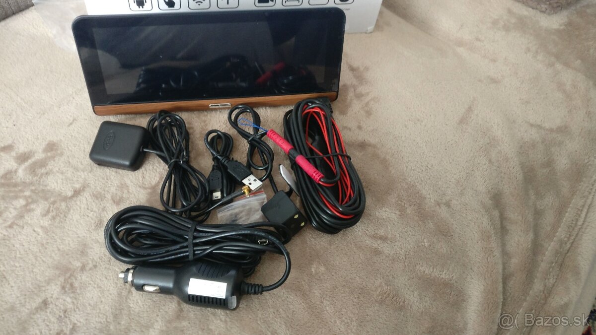 Centrálna multimedialna konzola do auta - 5