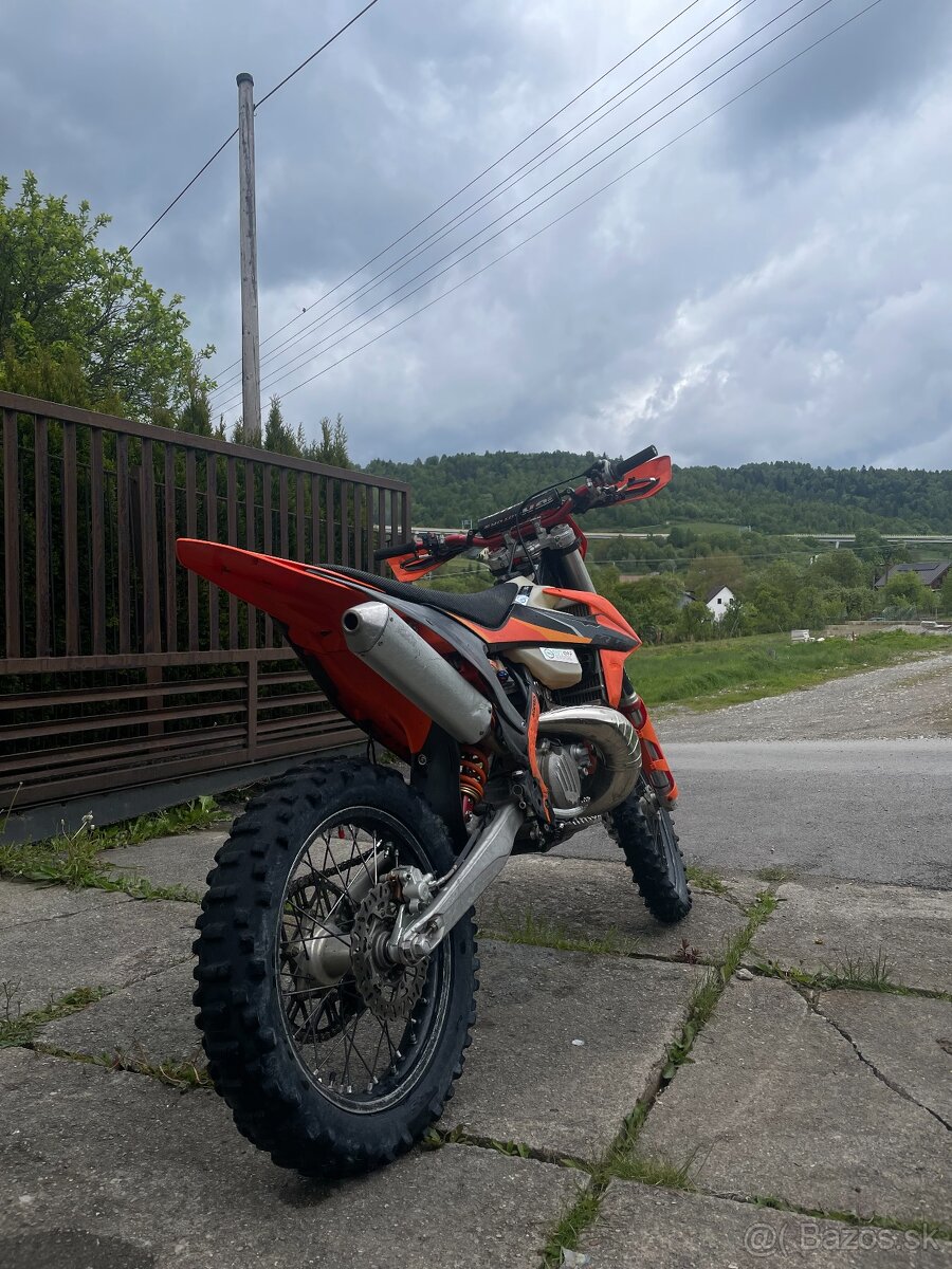 Predám KTM EXC 300 (r. 2021, model 2022)