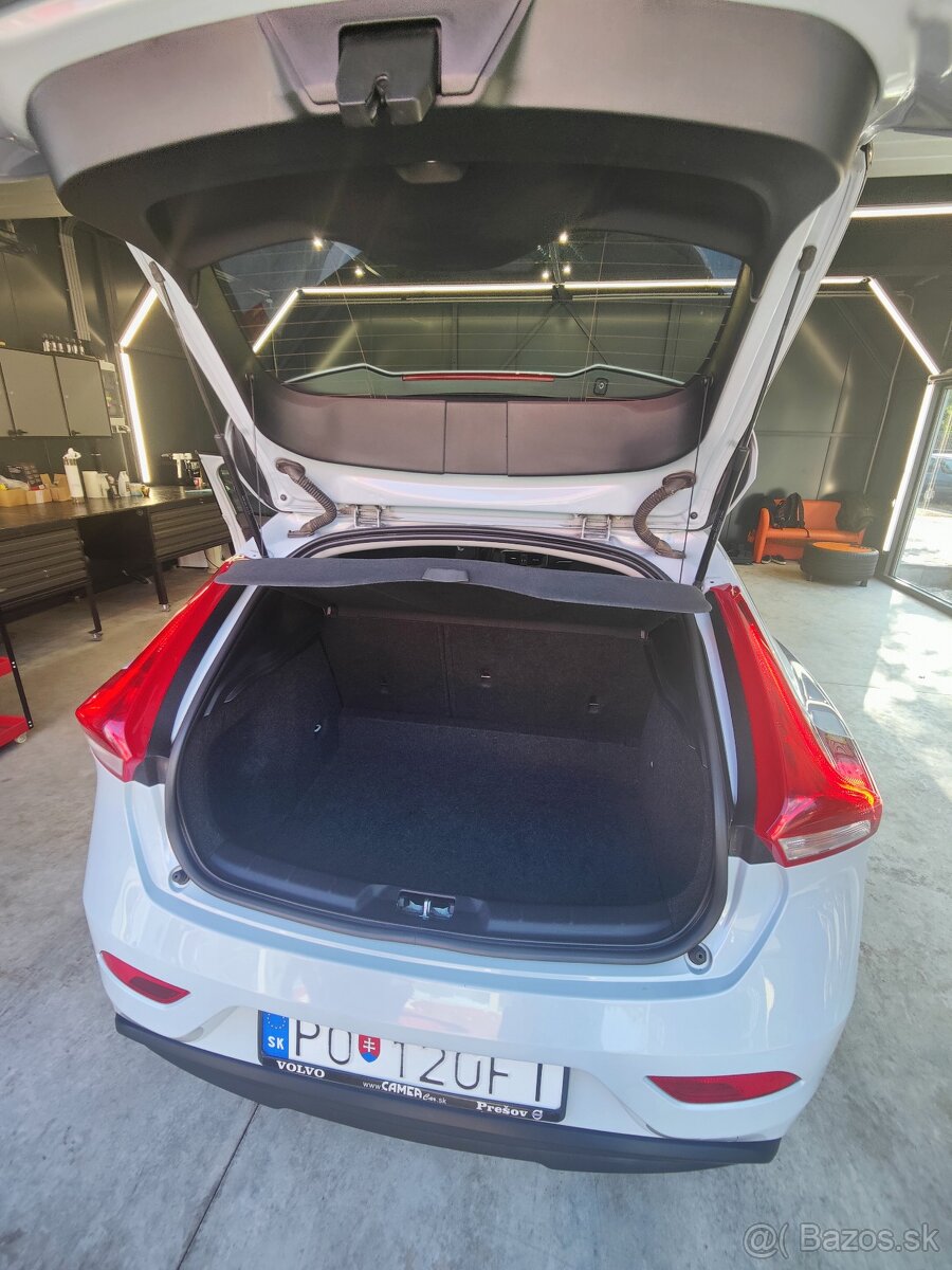 Volvo V40 2.0 benzín, r.v. 2015 - 5