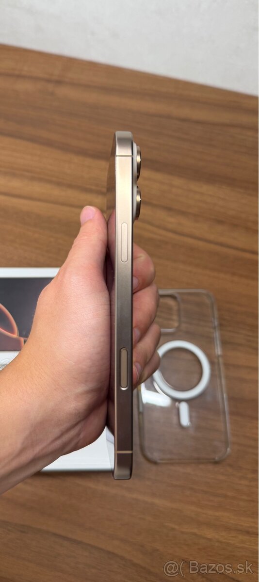 iPhone 16 Pro Max 256 GB - Desert Titanium - 5