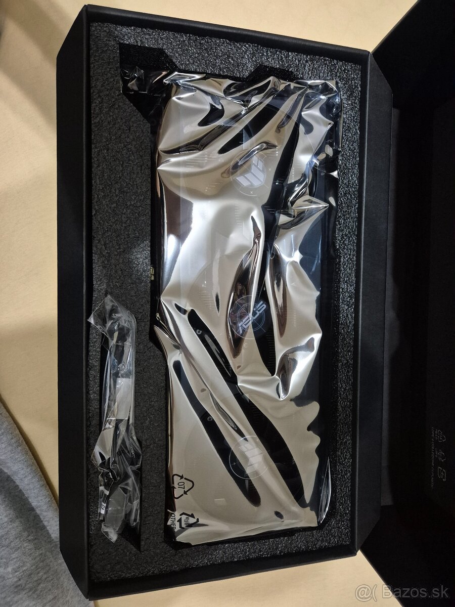 ASUS TUF GeForce RTX 4080 SUPER O16G GAMING - 5