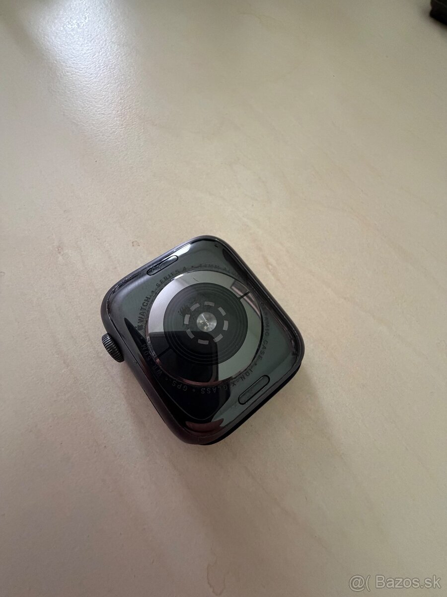 Apple Watch 4 44mm - 5