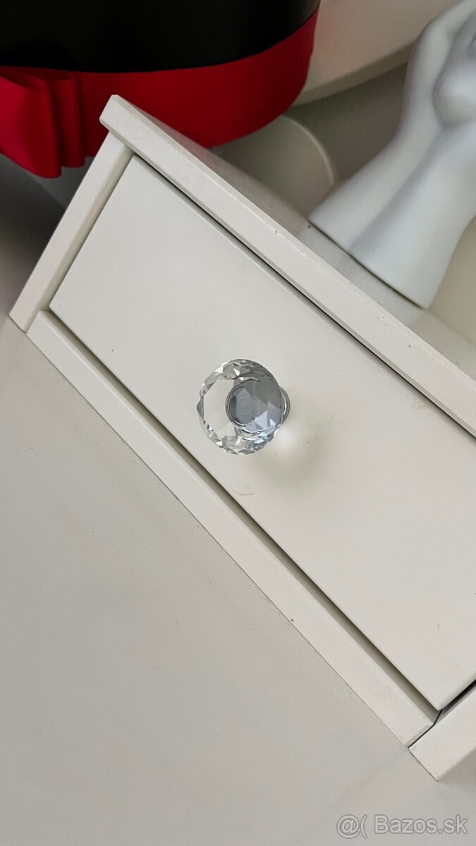 Kozmetický stolík - 5