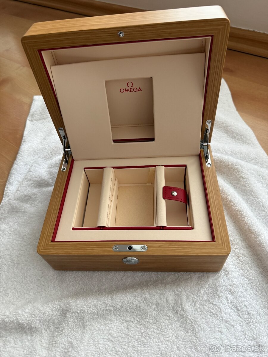 Krabička na hodinky drevená Omega - 5