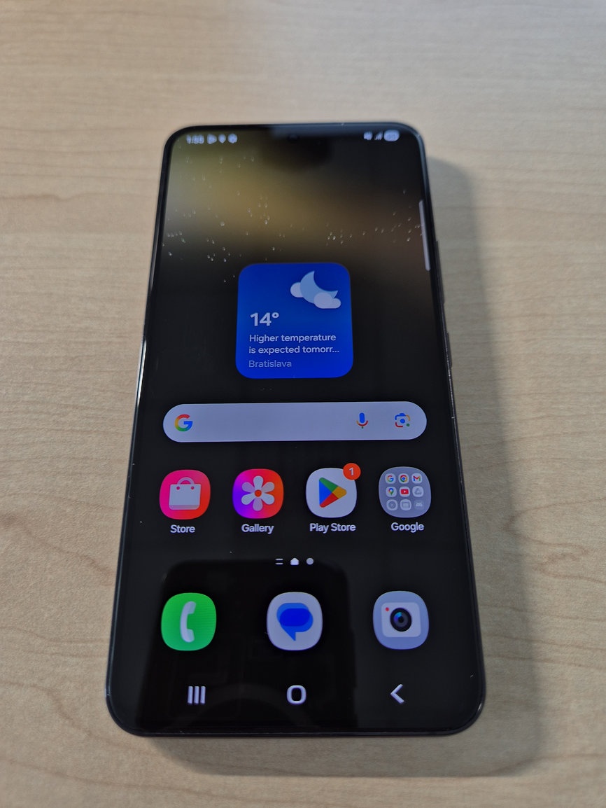 Samsung Galaxy S22 - 5