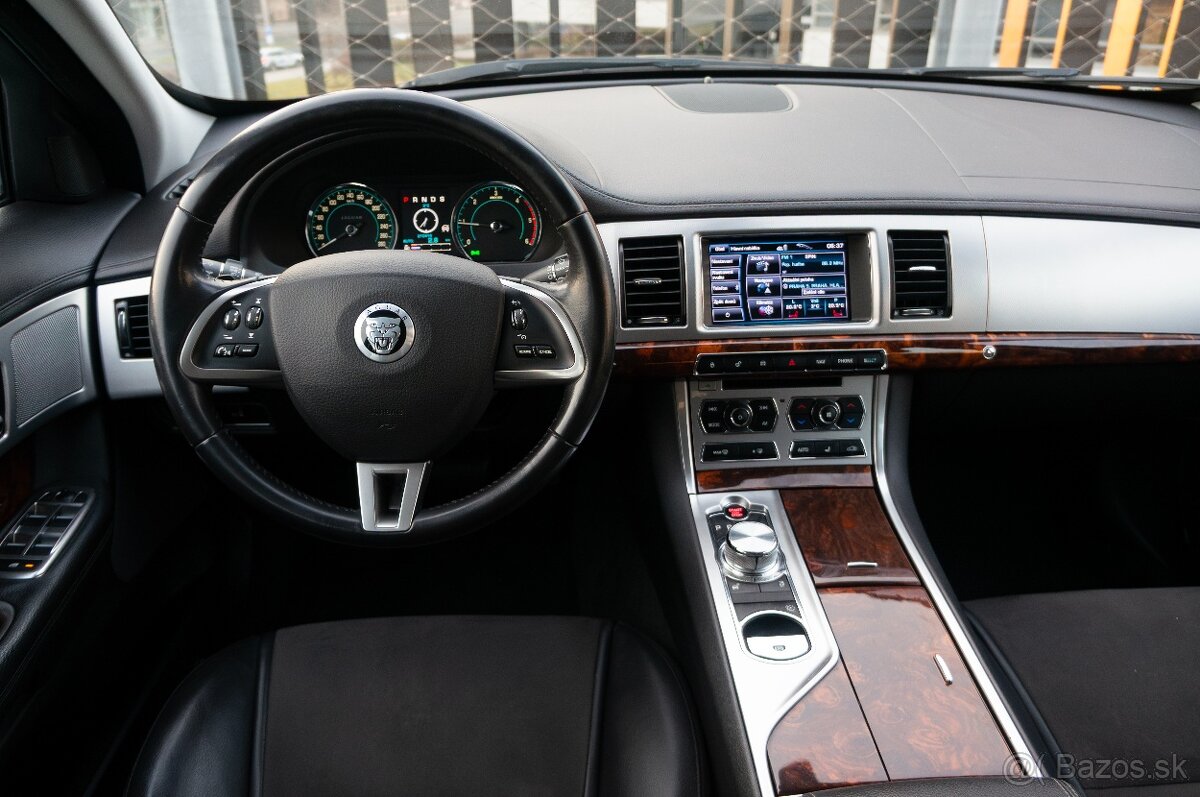 Jaguar XF 2.2D Sportbrake - 5