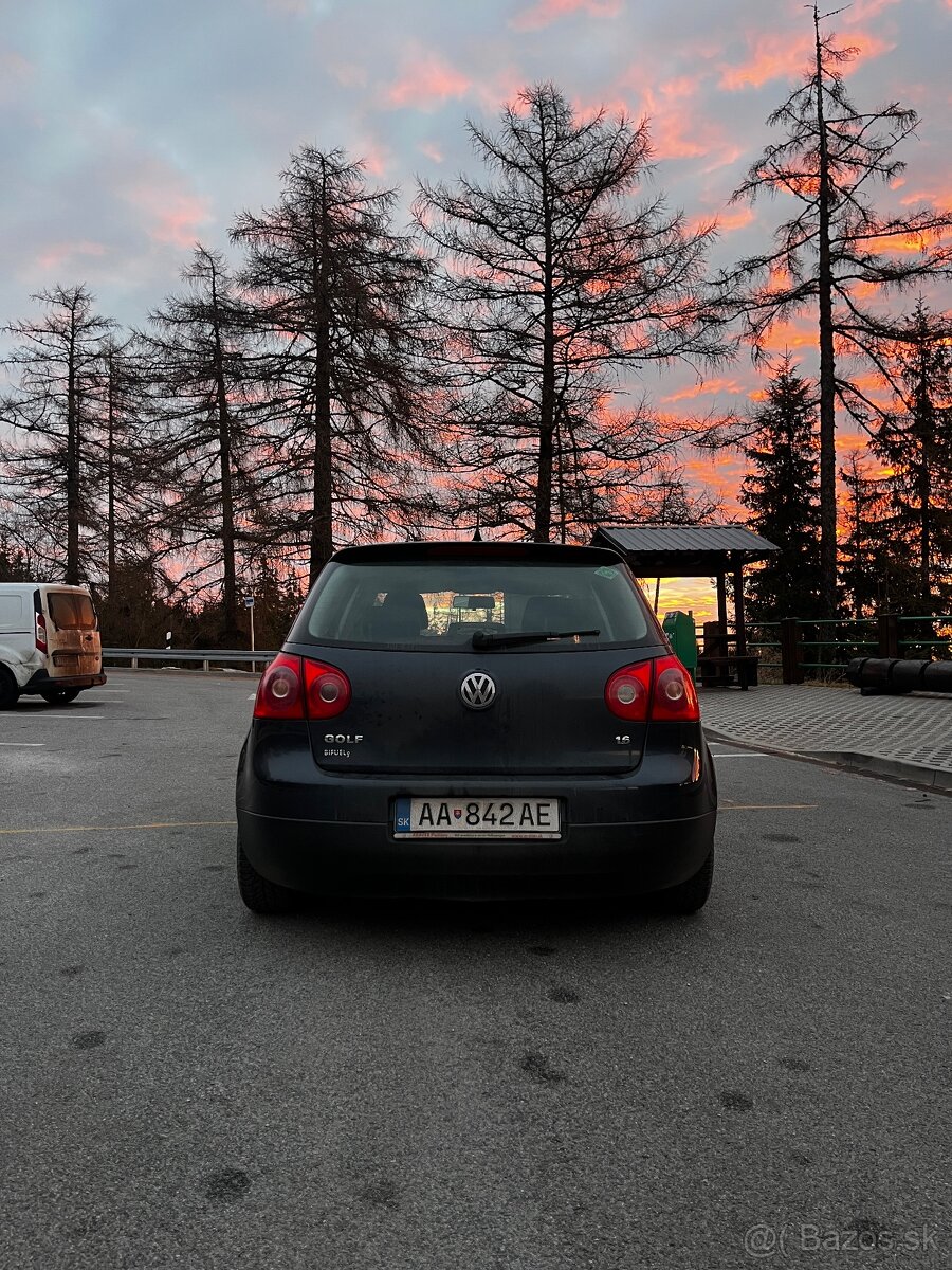 Predám Volkswagen golf 5 1.6 - 5