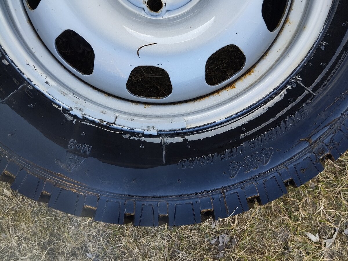 AT pneu 215/65 R16 s diskami - 5