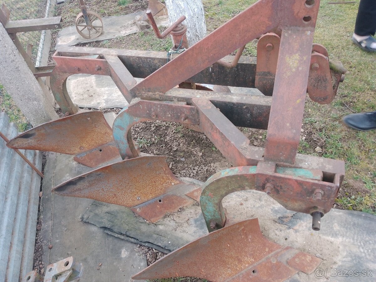 Predam traktor s prislusenstvom - 5