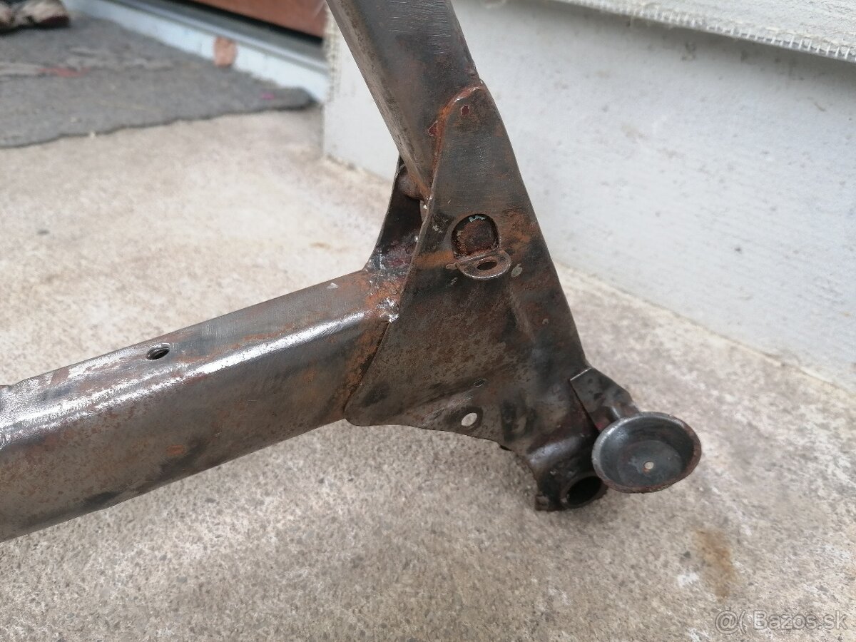 Predám rám so štítkom na Jawa 550 - 5