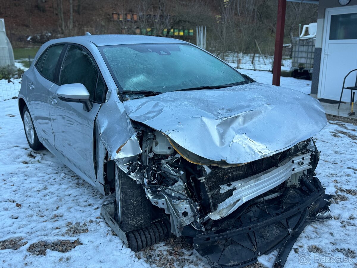 Toyota Corolla 1.2T 4valec benzin 2022 82000km - 5