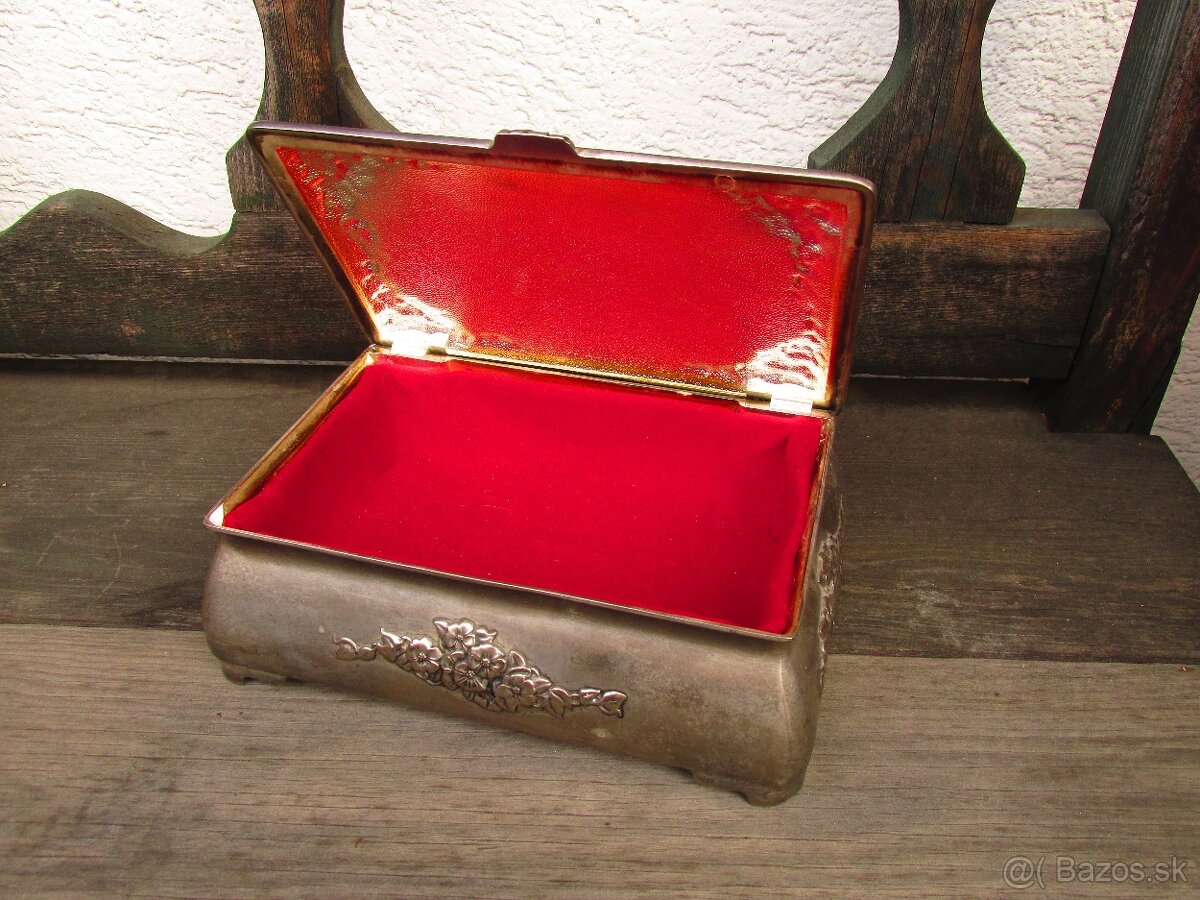 Stará kovová šperkovnica - 5