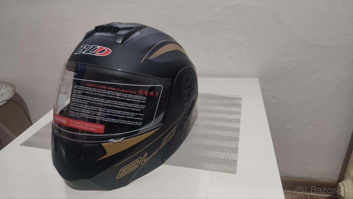 Nová vyklapacia prilba - 5