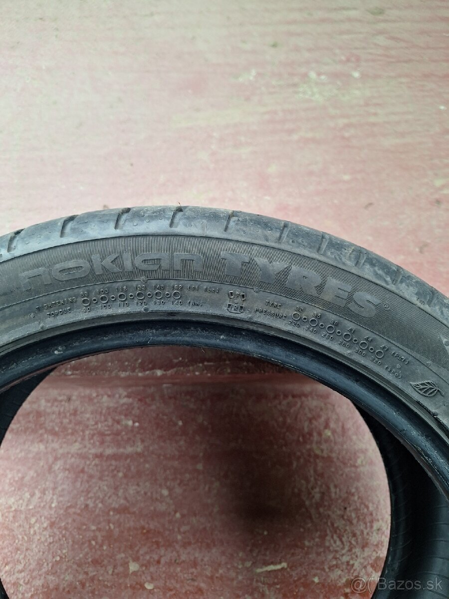 Nokian 225 45 R17 - 5