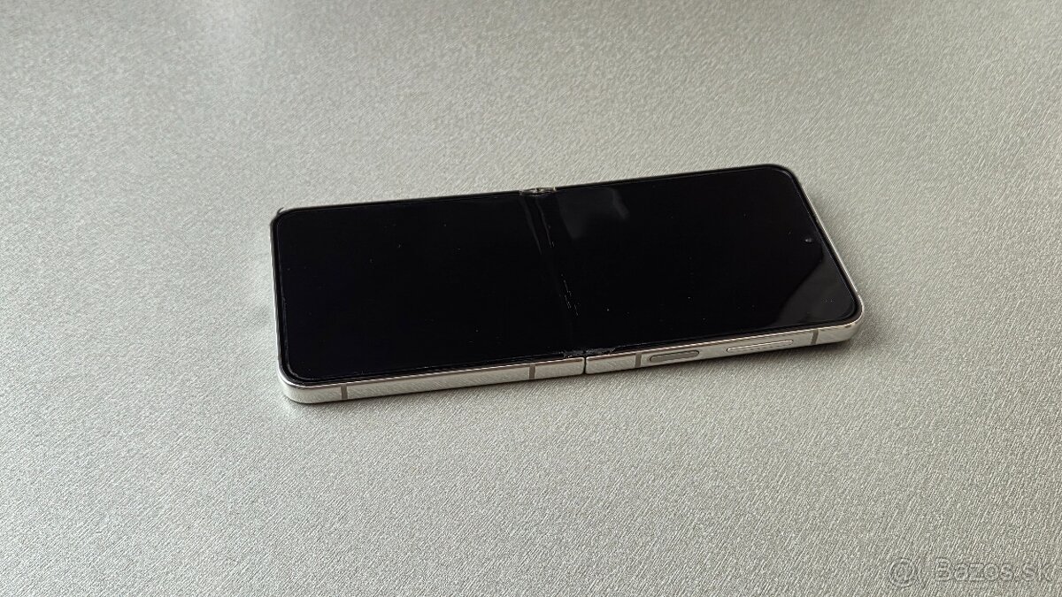 Samsung Z-Flip 5 "cream" - 5