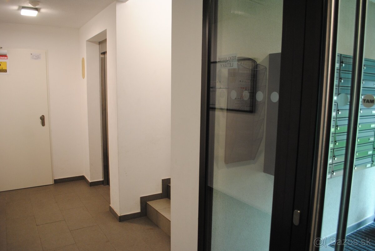 Prenajmem veľký1,5izbový slnečný byt, Bory1, nemocnica 3 min - 5