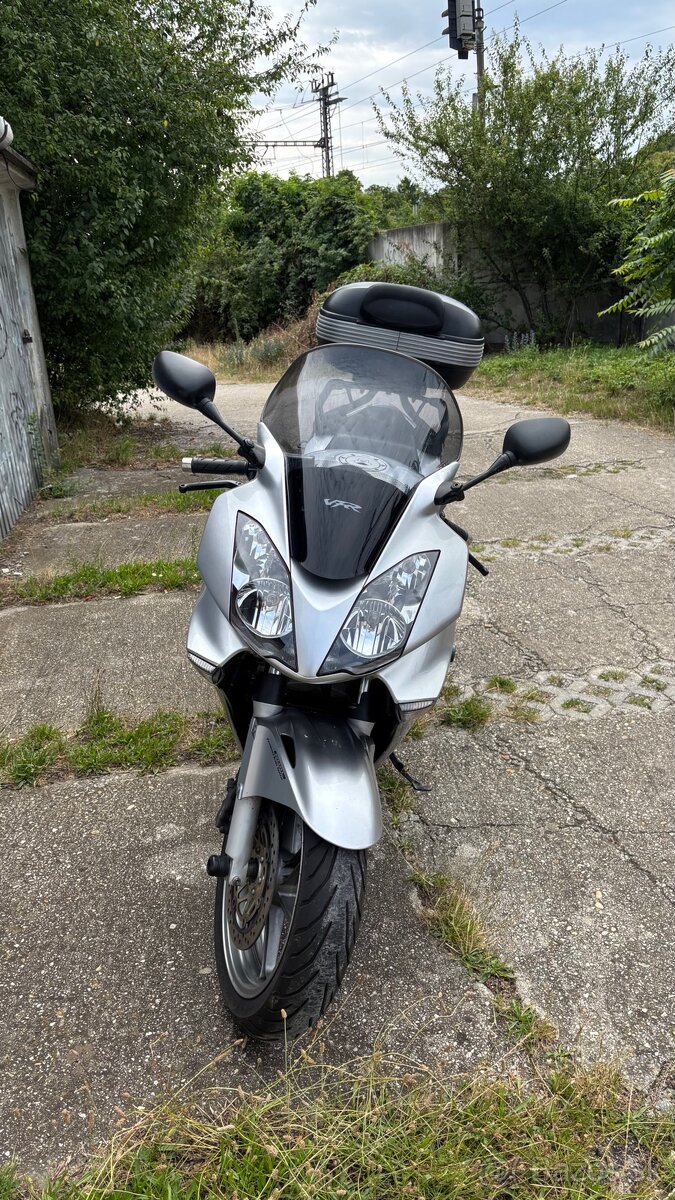 Honda VFR800 - 5