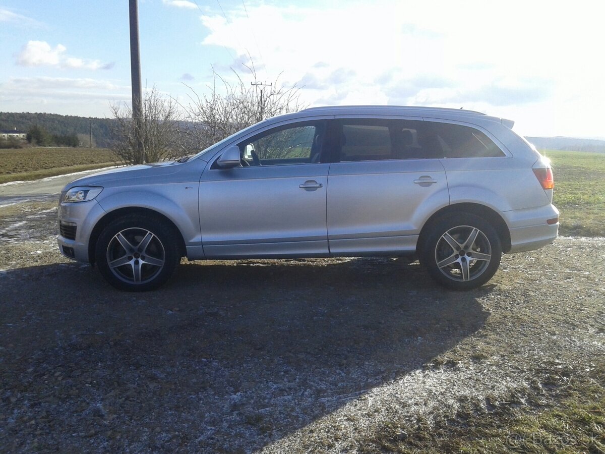 Audi Q7 3,0TDI Sline Quattro 7.míst - 5