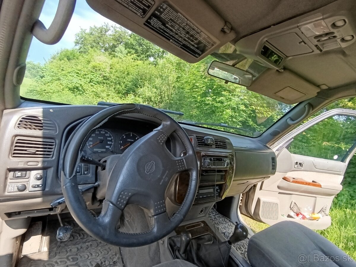 Predám Nissan patrol y61