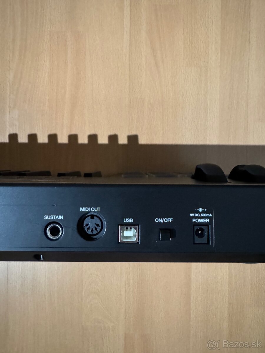 Alesis VI61 MIDI kontrolér - 5