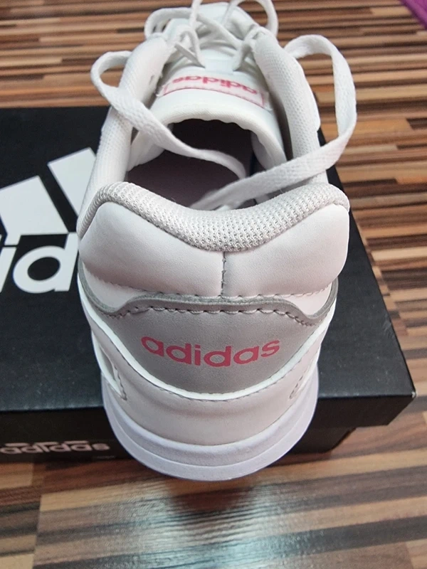 Adidas VS Switch 3K... - 5