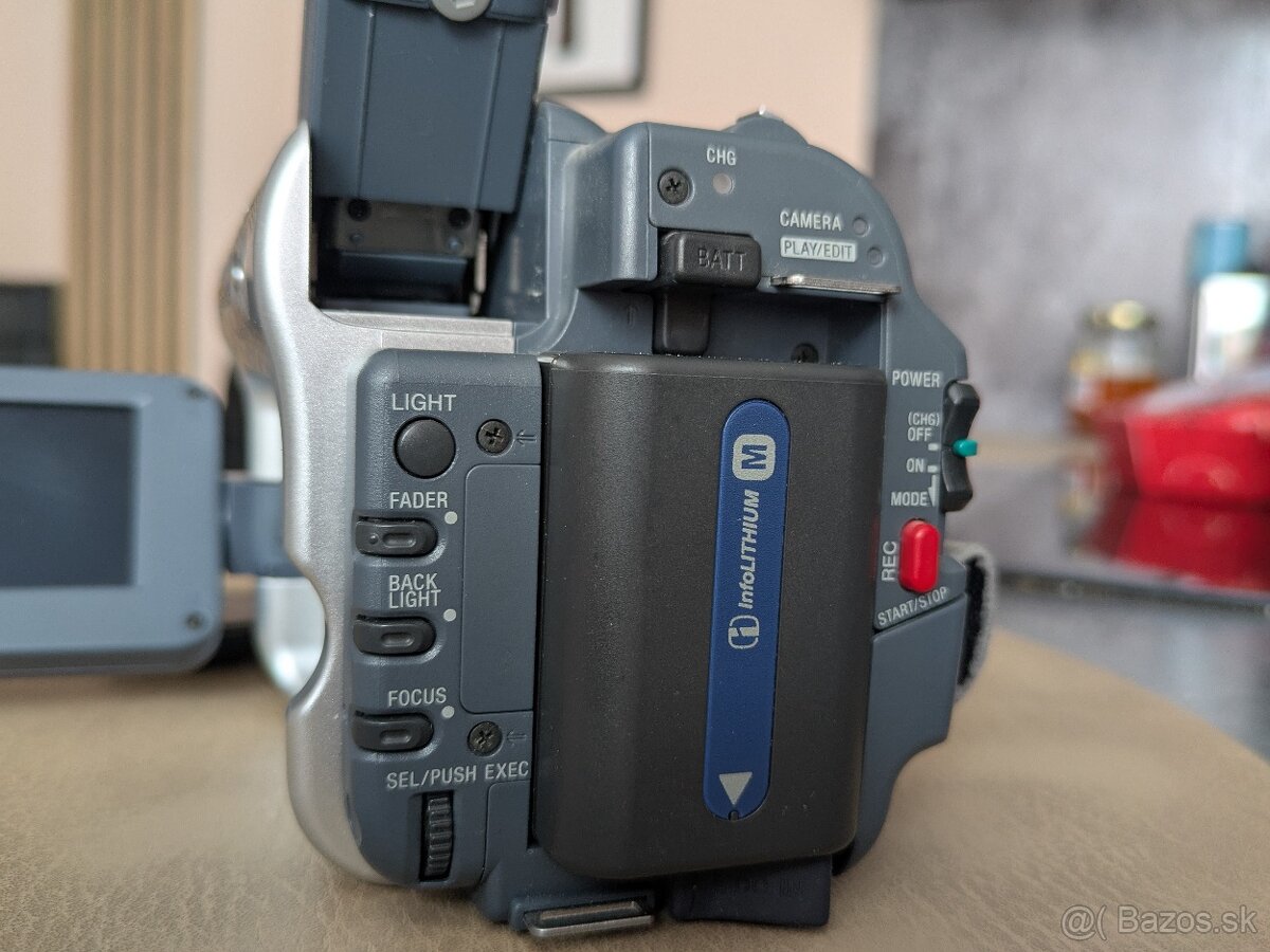 Sony DCR TRV255e - 5