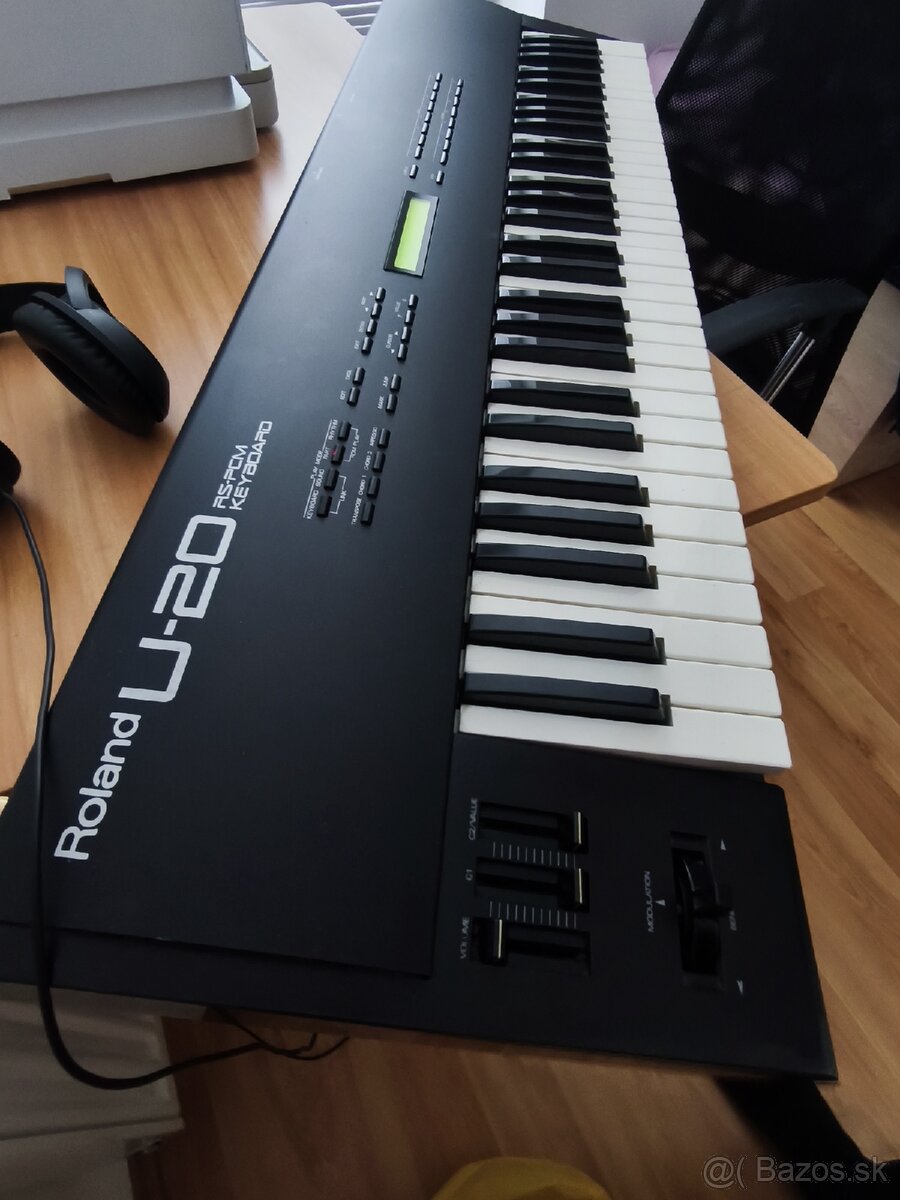 Roland U20 - 5