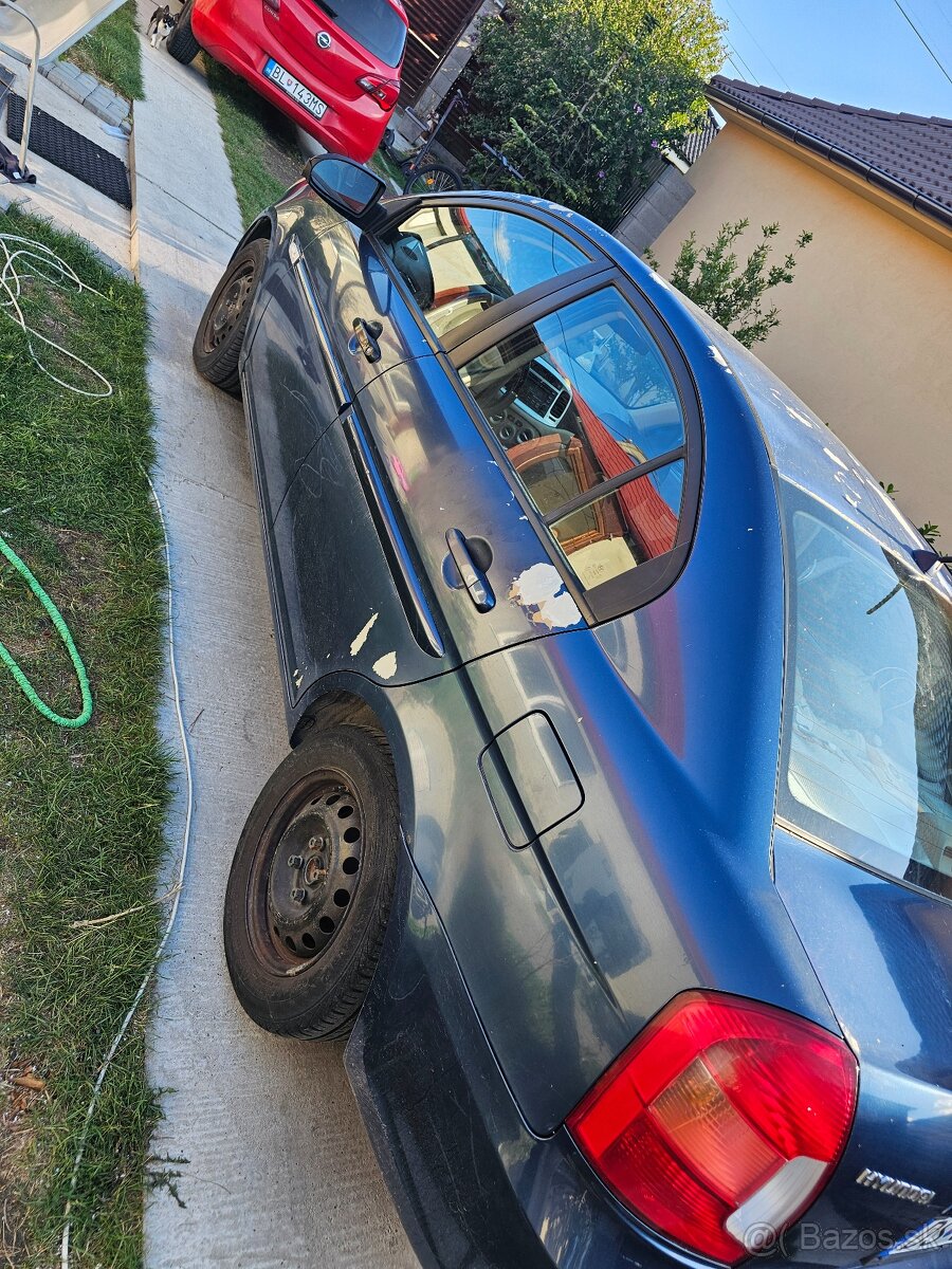 Hyundai accent - 5
