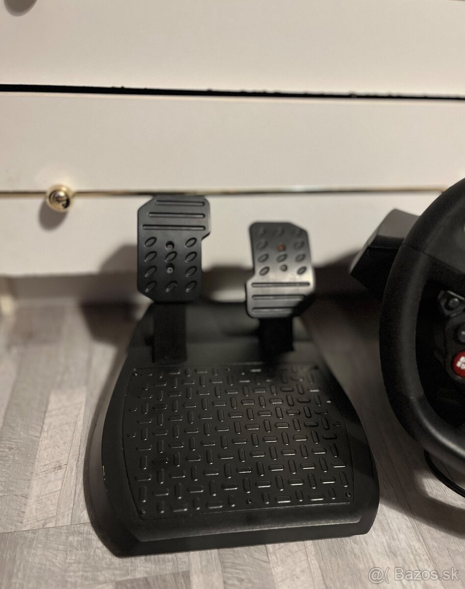 Predám herný volant Thrustmaster T80 vhodný na PC. Volant je - 5