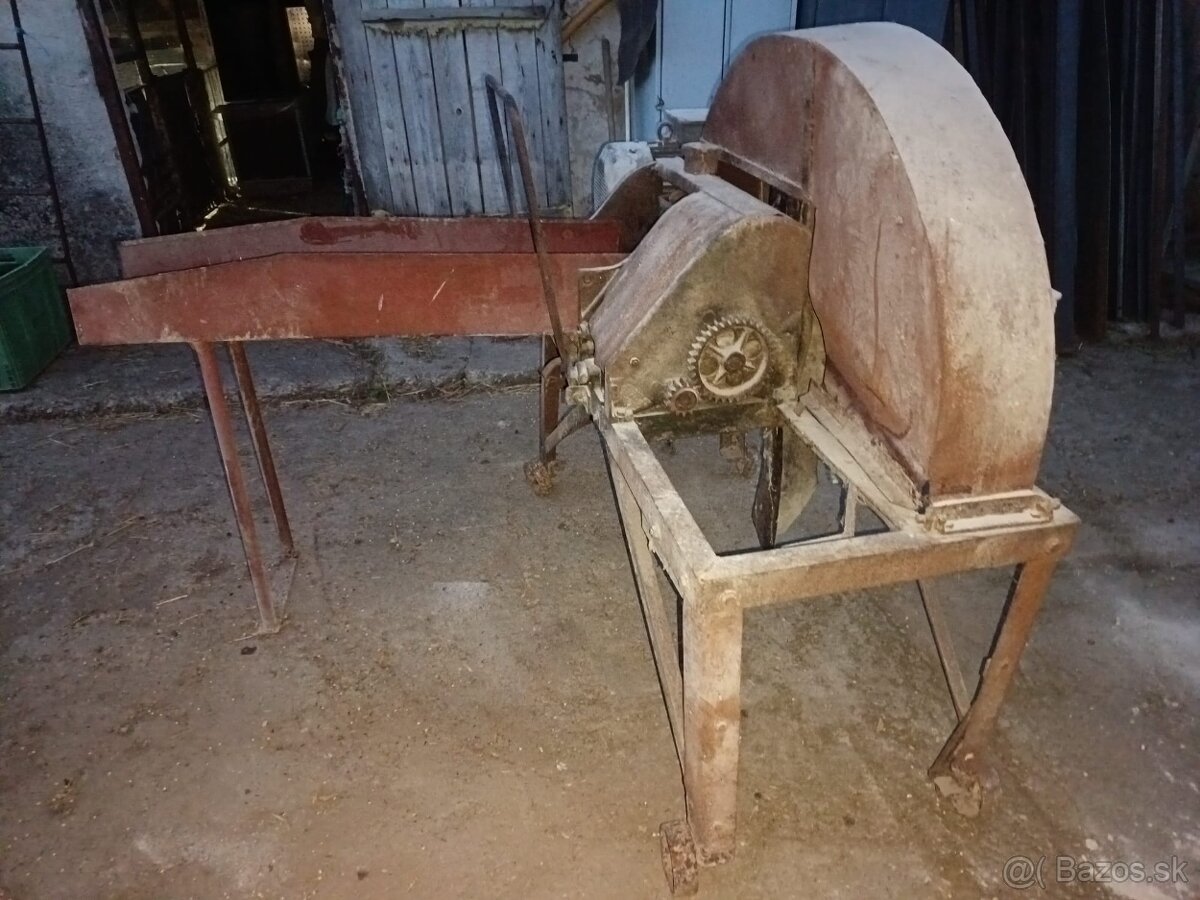 Predám sečkovivu, chladič a dekle na traktor - 5