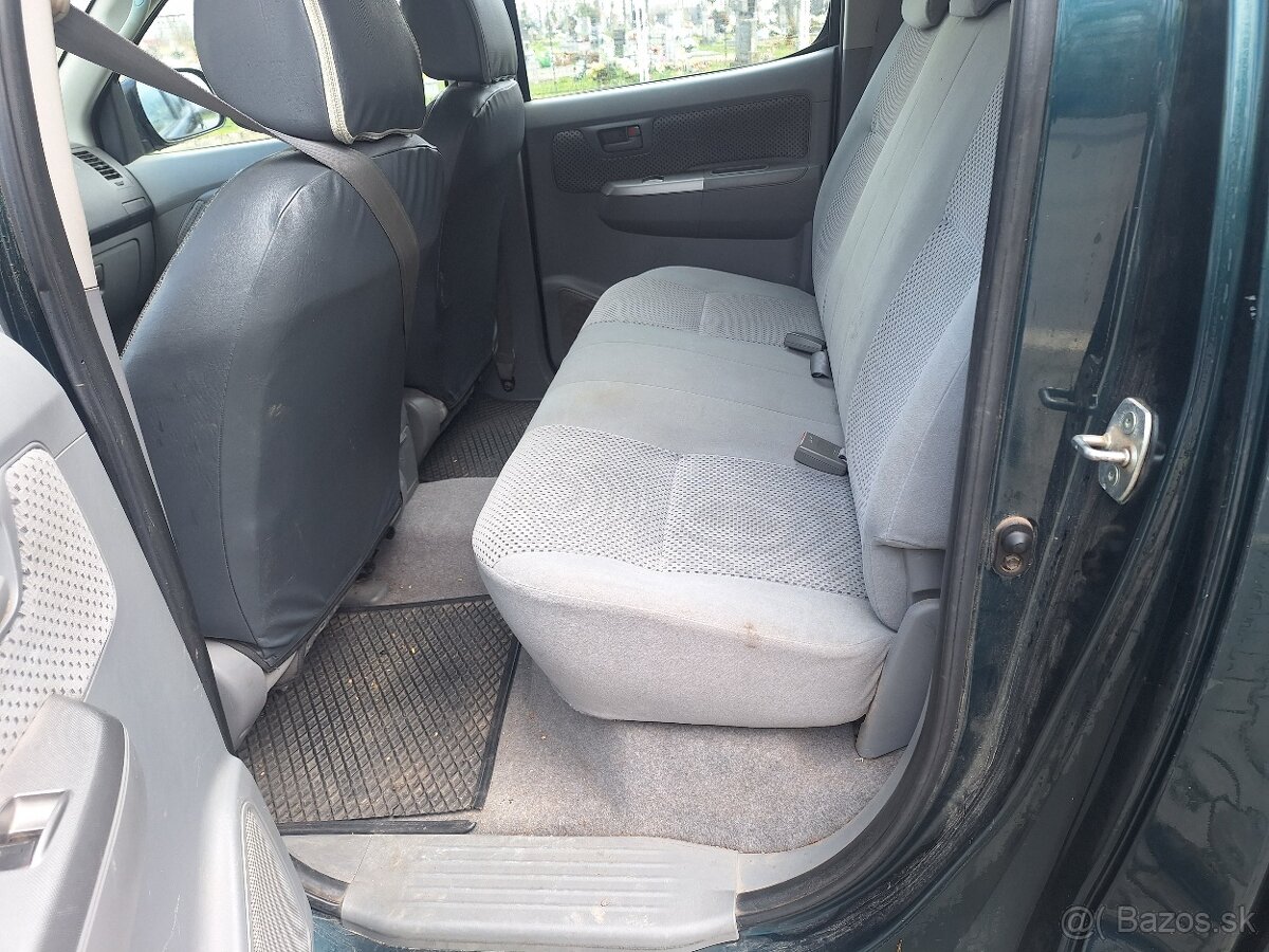 TOYOTA HILUX 2,5 DIESEL 4X4 KLÍMA