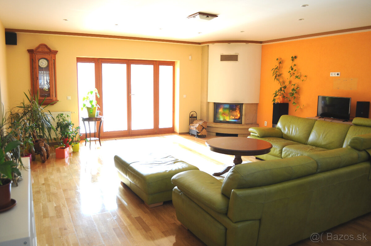 Predám 6-7 izbový dom - 5