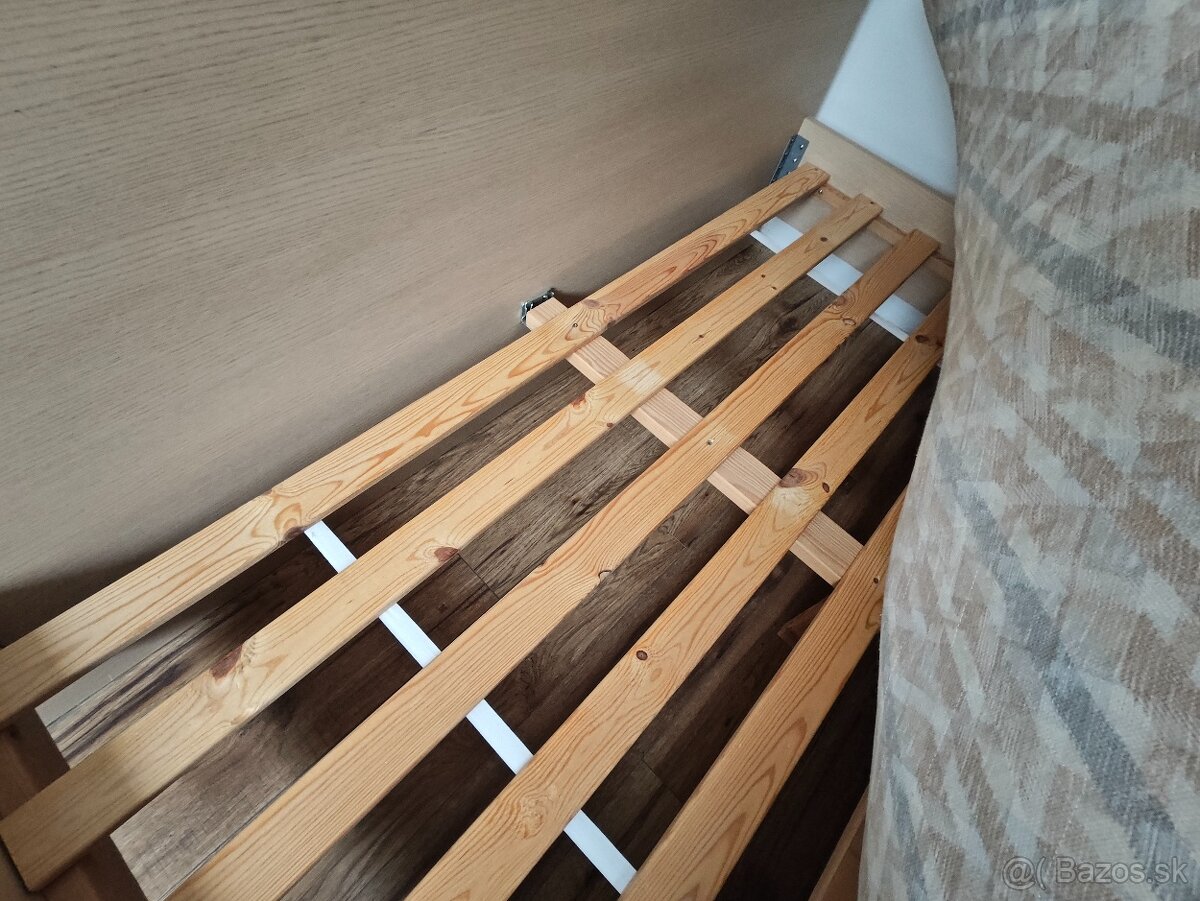 Predám staršiu manželskú posteľ 160x200 s matracom - 5