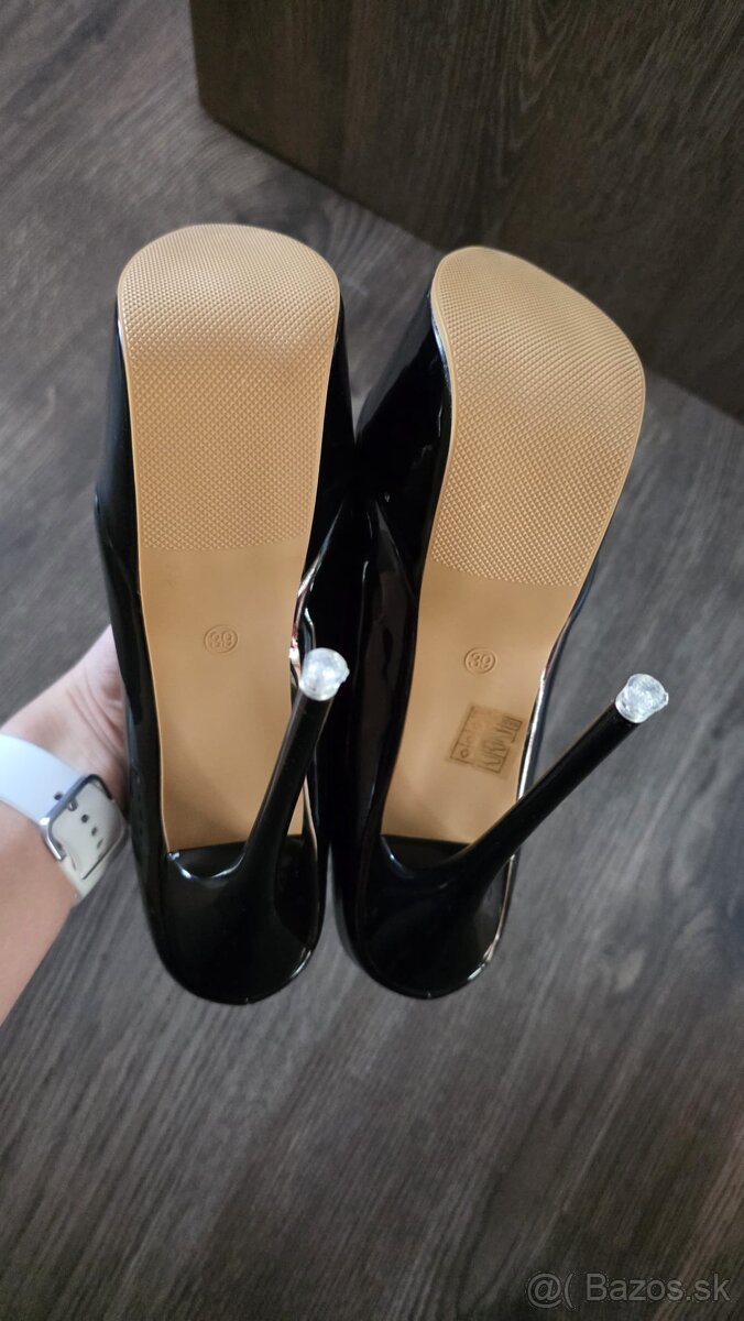 Nové lakované čierne lodičky 39 - 5
