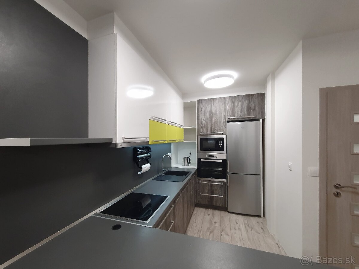 Prenajom moderneho 2-izboveho bytu s terasou a parkovacim mi - 5