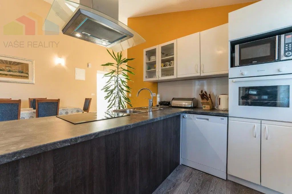 Chorvátsko -6 izbový apartmánový dom pri Zadare, Sukošan - 5