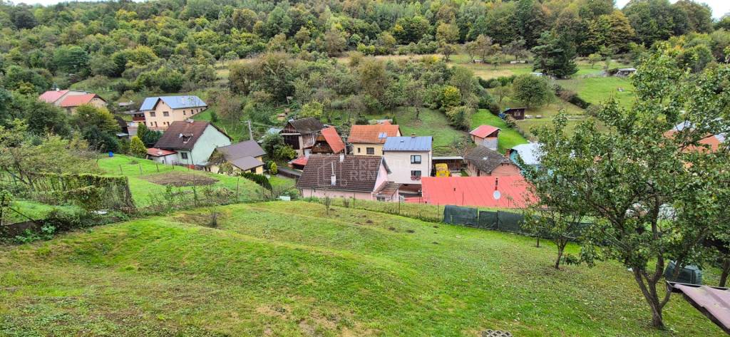 Predaj: Pekný rodinný dom s veľkým pozemkom Hlboké nad Váhom - 5