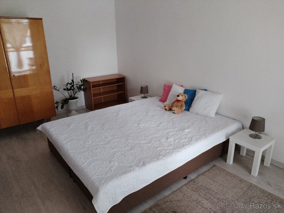 Veľký 3 izb.byt ,ul. Murániho , Nitra - Diely - 5