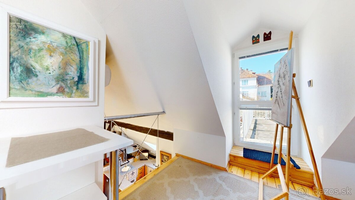 3 izb. PODKROVNÝ BYT PRI HRADE - Tvarožkova ul.- Staré Mesto - 5