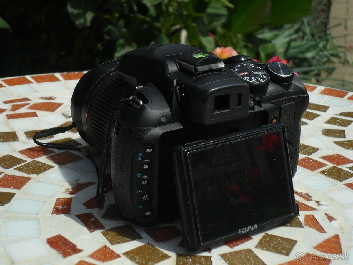 FujiFilm Finepix HS20 EXR- všestranný ultrazoom - 5