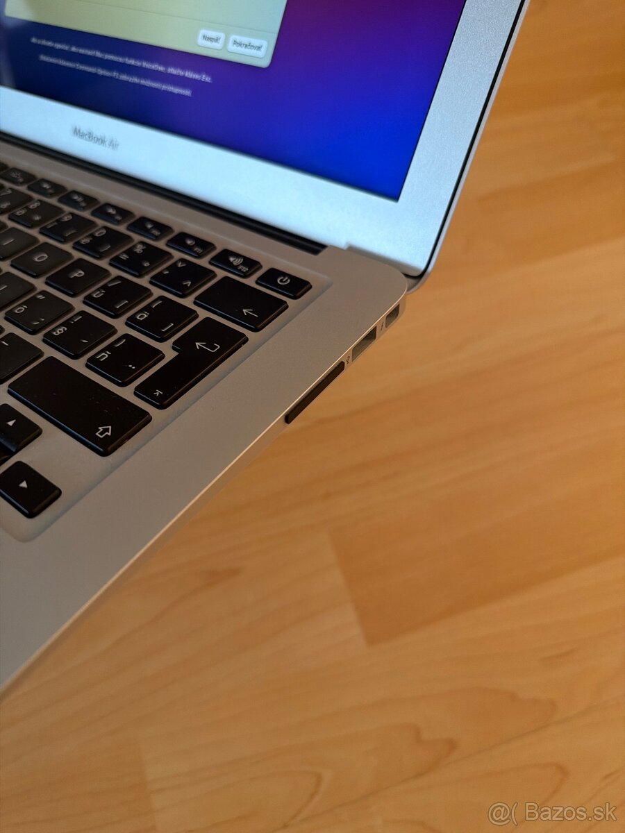 Apple MacBook Air 2017 - 5