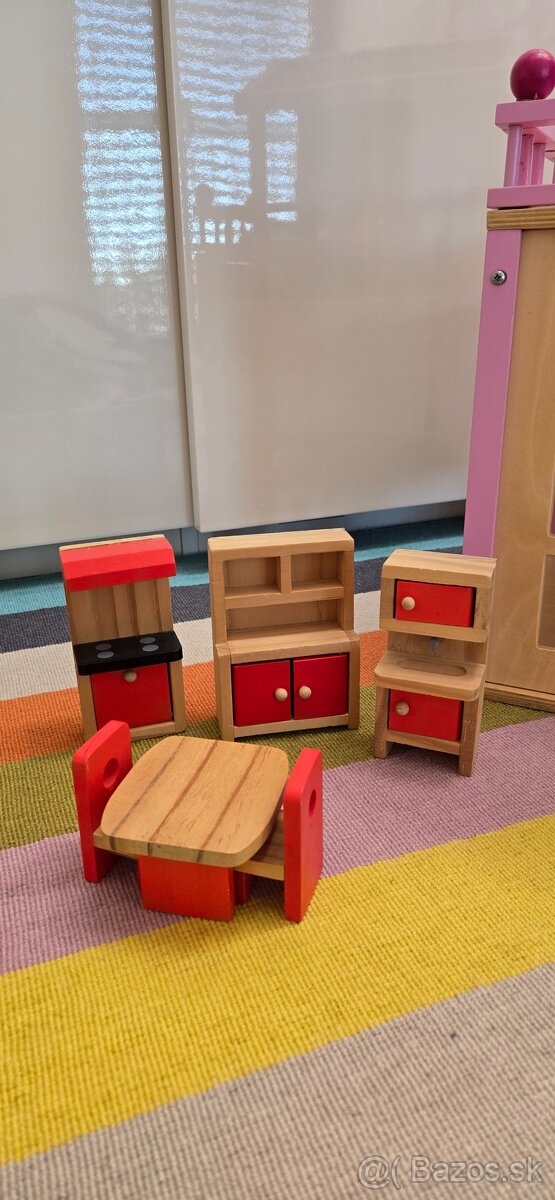 Dreveny domcek s vybavenim pre babiky - 5