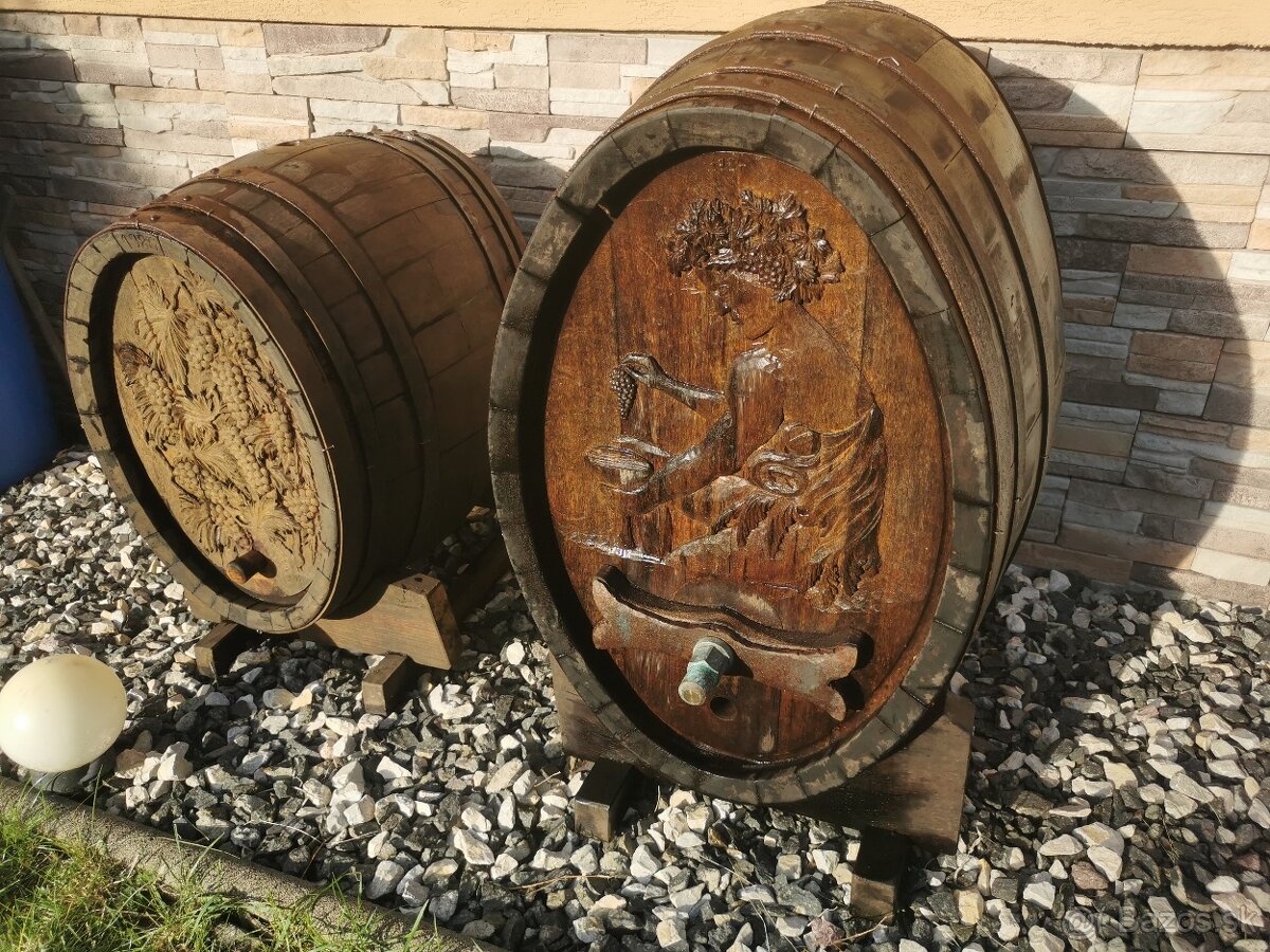 Vyrezávané drevené sudy a drevená noša na hrozno - 5