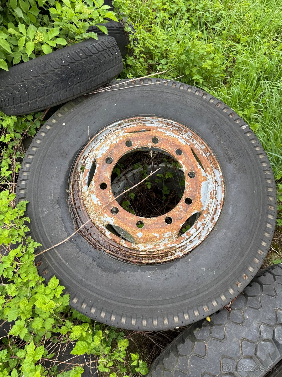 Predávam plášte disky kolesá na Poľno náradie stroje - 5
