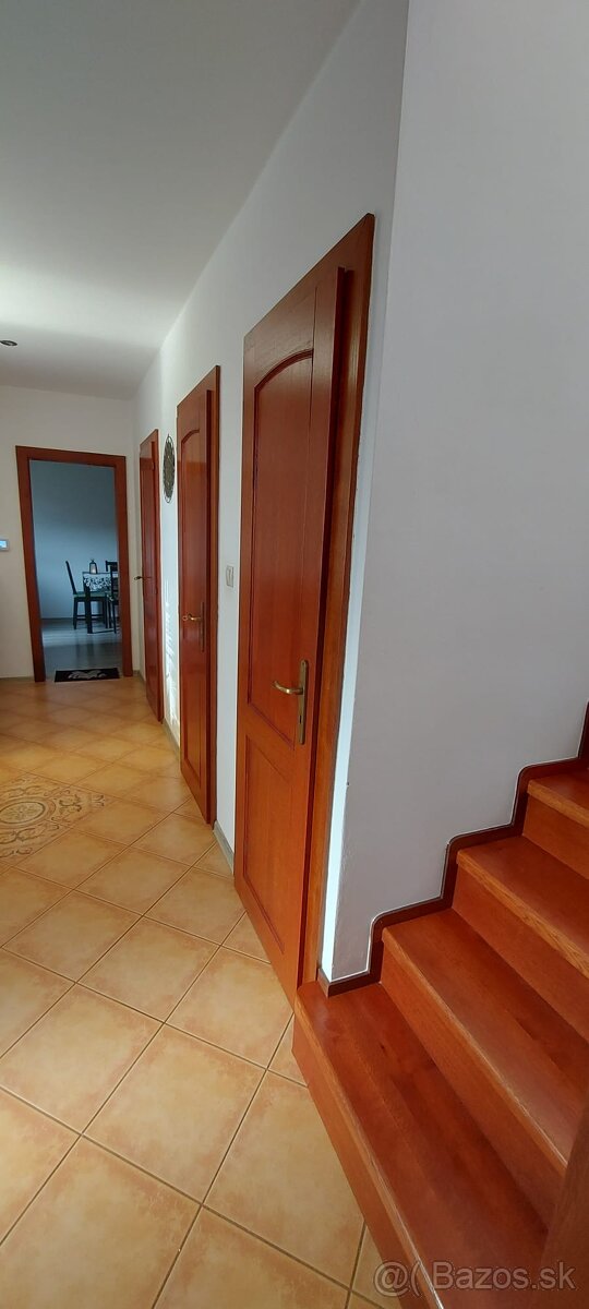 Zariadený rodinný dom s garážou - 5