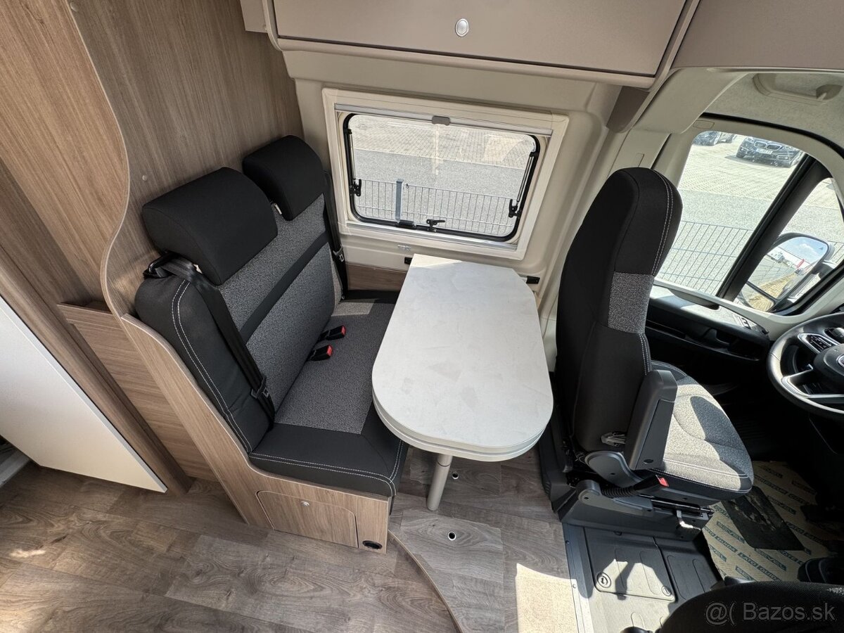 CamperVan s otvárateľnou strechou CARADO CV640 Novy Automat - 5