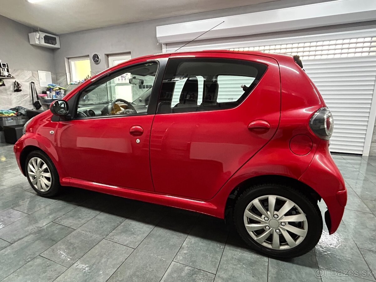 TOYOTA AYGO, 1.0 i, 50KW/68PS, 2011, 93 000 KM - 5